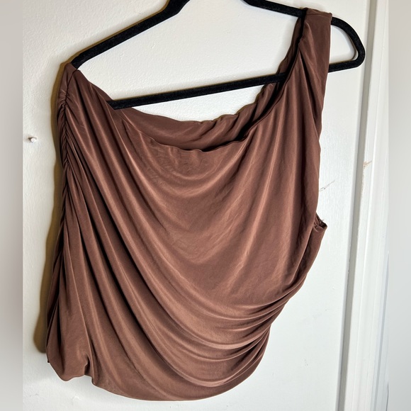 Missguided Ruched One Shoulder Crop Top - Picture 2 of 2